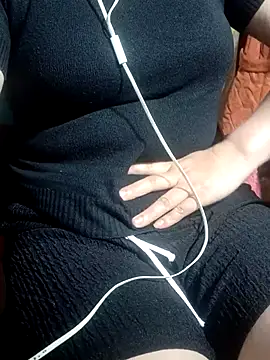 Snapshot of yun_2006 chatting on 03.06.26 yun 2006 online show from 03.06.26