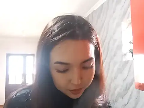 Snapshot of FineRheims chatting on 02.10.26 FineRheims online show from 02.10.26