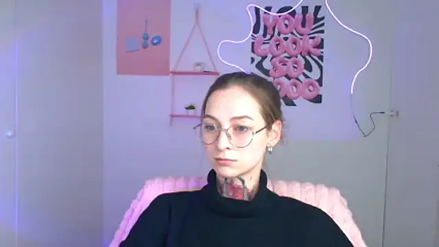 Esmi Winter online show from 02.25.26