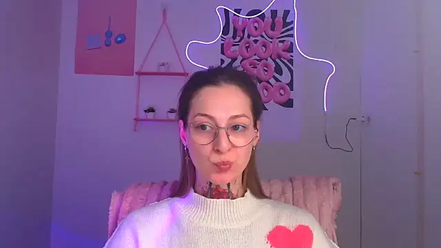 Esmi Winter online show from 03.20.26