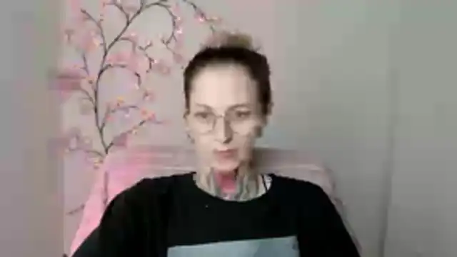 Esmi Winter online show from 05.12.26