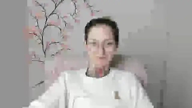 Esmi Winter online show from 05.18.26