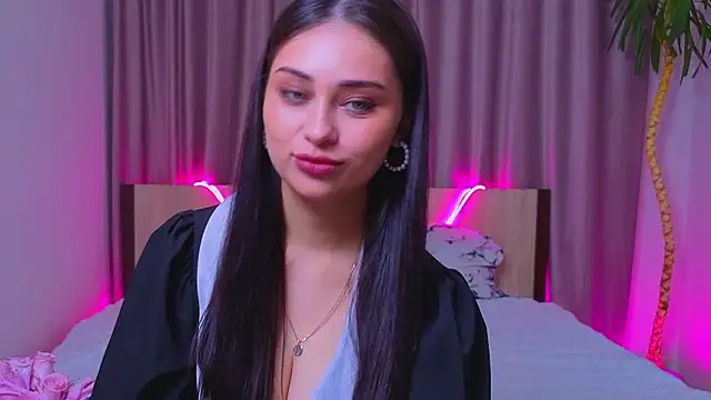 Snapshot of Sofia_Plump chatting on 02.15.26 Sofia Plump online show from 02.15.26