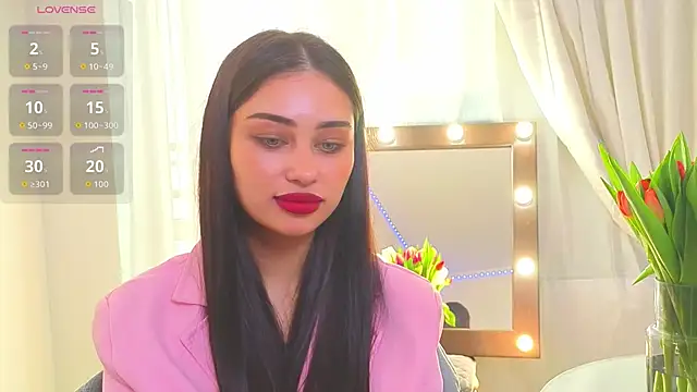 Snapshot of Sofia_Plump chatting on 03.08.26 Sofia Plump online show from 03.08.26