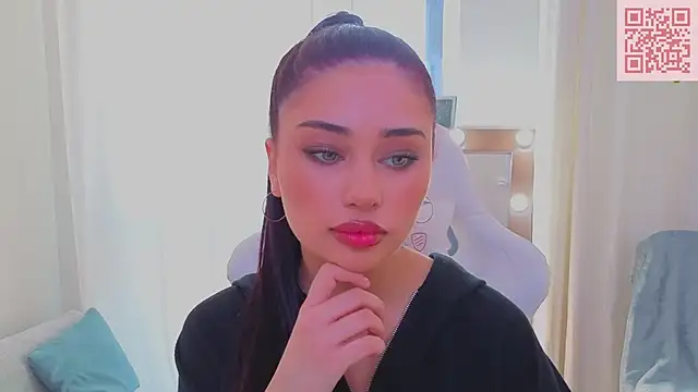 Snapshot of Sofia_Plump chatting on 03.22.26 Sofia Plump online show from 03.22.26