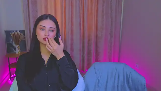 Sofia Plump online show from 05.20.26