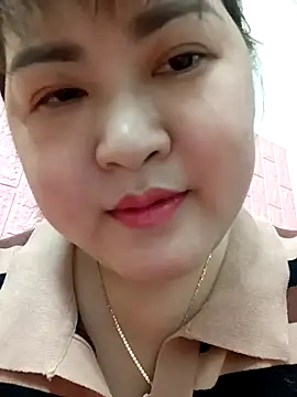 Snapshot of Kee-kimlee chatting on 02.18.26 Kee-kimlee online show from 02.18.26