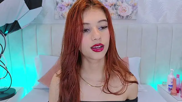 Snapshot of SaraLugo chatting on 06.22.26 SaraLugo online show from 06.22.26