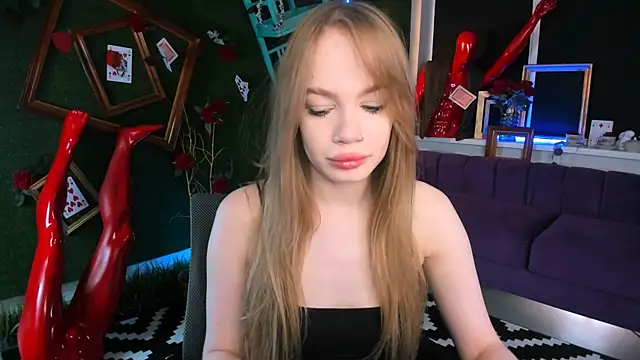 Snapshot of AmyNox chatting on 03.19.26 AmyNox online show from 03.19.26