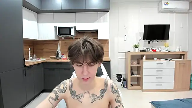 Snapshot of aplant chatting on 02.14.26 aplant online show from 02.14.26