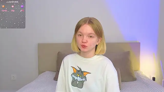 Snapshot of StellaBunny chatting on 03.19.26 StellaBunny online show from 03.19.26