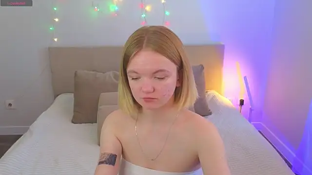 Snapshot of StellaBunny chatting on 03.24.26 StellaBunny online show from 03.24.26