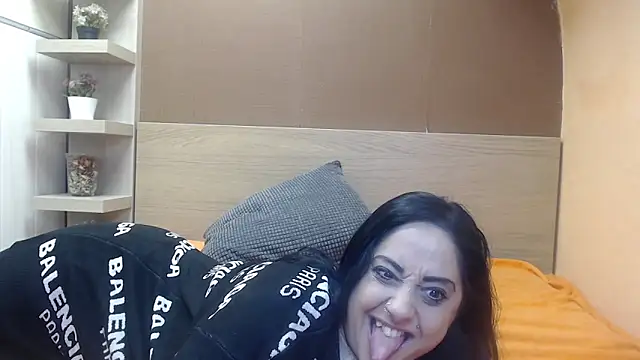 Snapshot of PinkyTwerkyX chatting on 02.09.25 PinkyTwerkyX online show from 02.09.25