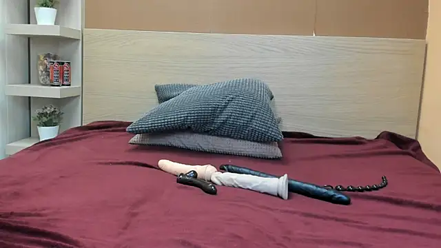 Snapshot of PinkyTwerkyX chatting on 12.03.25 PinkyTwerkyX online show from 12.03.25