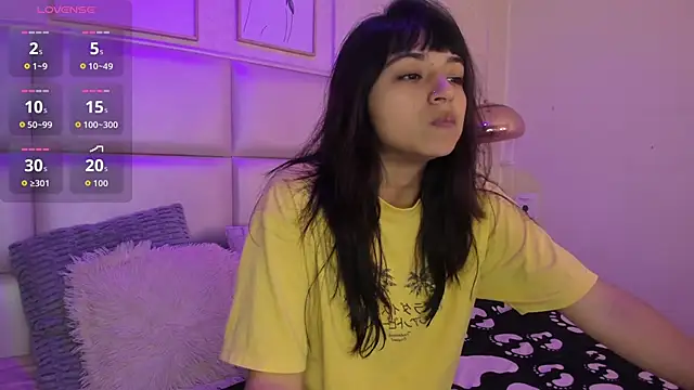 Snapshot of Xara_u chatting on 04.06.26 Xara u online show from 04.06.26