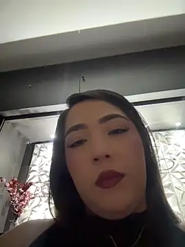 Hannah-Prada online show from 06.17.26