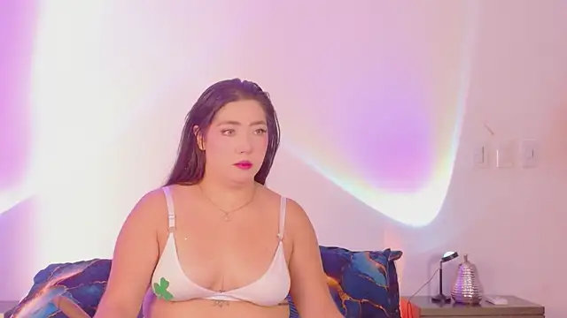Hannah-Prada online show from 06.24.26