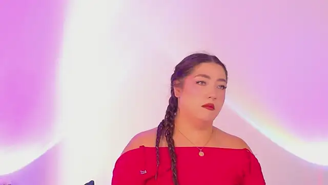 Hannah-Prada online show from 06.26.26