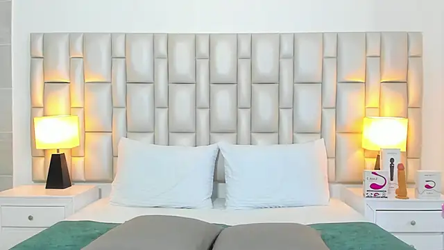 Snapshot of paola_katy_dicks chatting on 10.31.25 paola katy dicks online show from 10.31.25