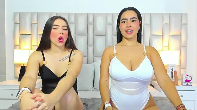 paola katy dicks online show from 04.22.26