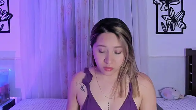 LeiahBlonde  online show from 03.25.26