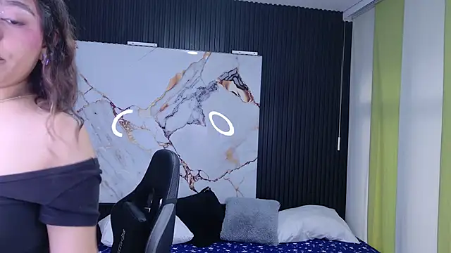 Snapshot of Sophie19__ chatting on 03.17.26 Sophie19 online show from 03.17.26