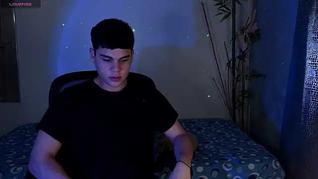 Snapshot of eithan_jonnes chatting on 02.24.26 eithan jonnes online show from 02.24.26