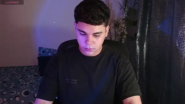 Snapshot of eithan_jonnes chatting on 03.05.26 eithan jonnes online show from 03.05.26