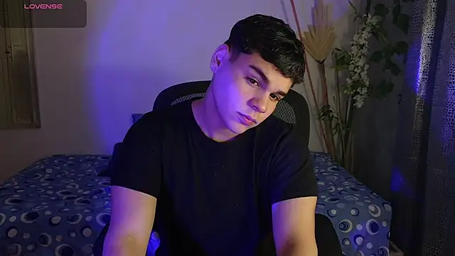 Snapshot of eithan_jonnes chatting on 03.07.26 eithan jonnes online show from 03.07.26