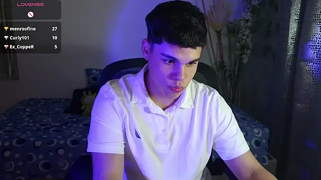 Snapshot of eithan_jonnes chatting on 03.08.26 eithan jonnes online show from 03.08.26