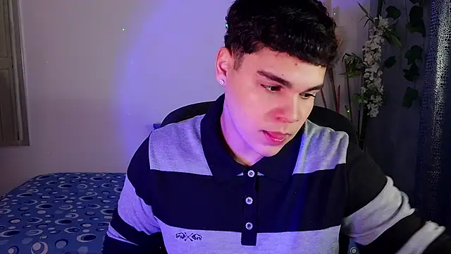 Snapshot of eithan_jonnes chatting on 03.09.26 eithan jonnes online show from 03.09.26