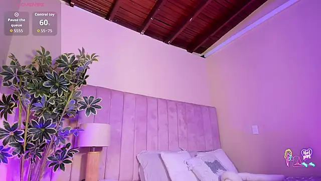 Snapshot of Ashley_Beaomunt chatting on 03.06.26 Ashley Beaomunt online show from 03.06.26