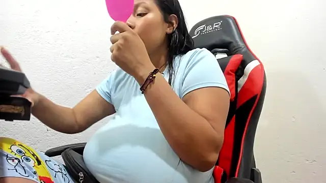 QueenNyxx online show from 04.29.26