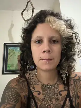 Snapshot of taisisilva chatting on 02.11.26 taisisilva online show from 02.11.26