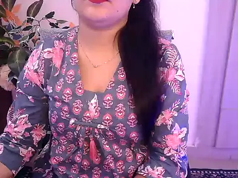 Snapshot of _chitranshi chatting on 03.16.26 chitranshi online show from 03.16.26