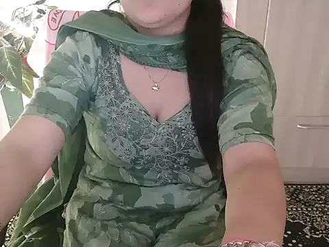 Snapshot of _chitranshi chatting on 03.31.26 chitranshi online show from 03.31.26