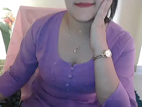 Snapshot of _chitranshi chatting on 04.14.26 chitranshi online show from 04.14.26