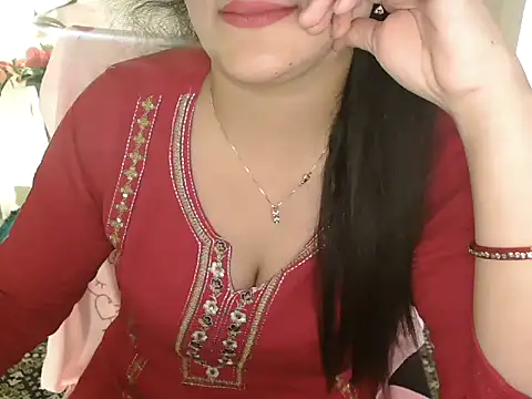 Snapshot of _chitranshi chatting on 04.19.26 chitranshi online show from 04.19.26