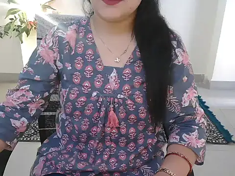 Snapshot of _chitranshi chatting on 04.20.26 chitranshi online show from 04.20.26