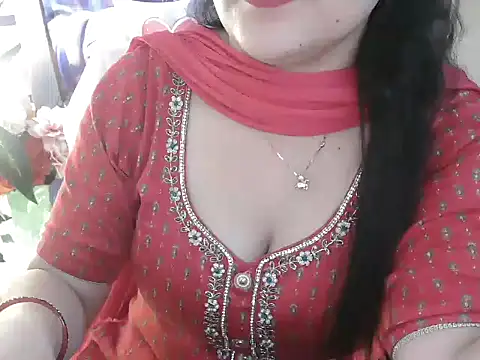 Snapshot of _chitranshi chatting on 04.24.26 chitranshi online show from 04.24.26