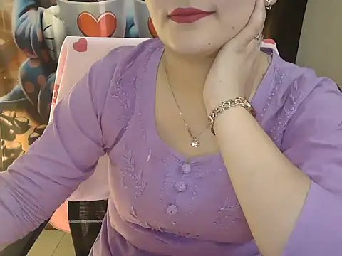 Snapshot of _chitranshi chatting on 04.29.26 chitranshi online show from 04.29.26