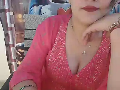 Snapshot of _chitranshi chatting on 05.13.26 chitranshi online show from 05.13.26