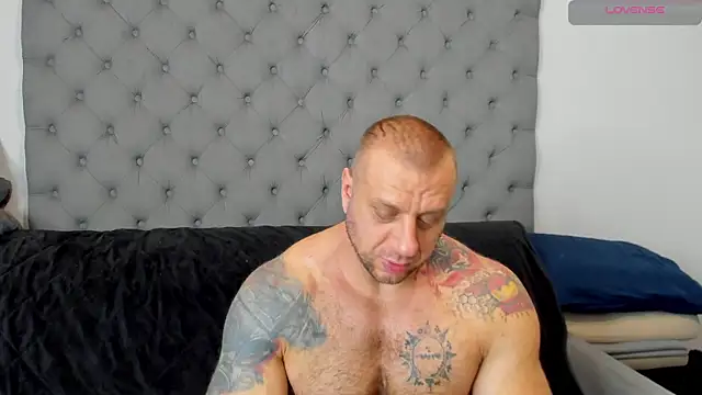 Snapshot of Samson_Legend chatting on 10.29.25 Samson Legend online show from 10.29.25