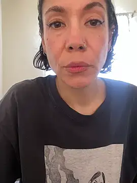 Snapshot of JeanneDuval8888 chatting on 04.10.26 JeanneDuval8888 online show from 04.10.26