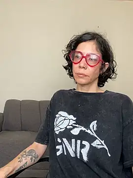 Snapshot of JeanneDuval8888 chatting on 05.19.26 JeanneDuval8888 online show from 05.19.26