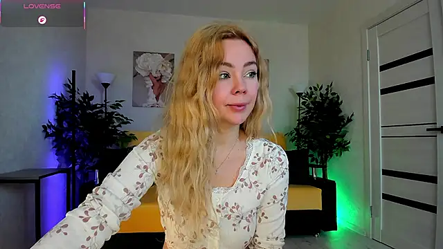 Snapshot of caty_kiss chatting on 04.08.26 caty kiss online show from 04.08.26
