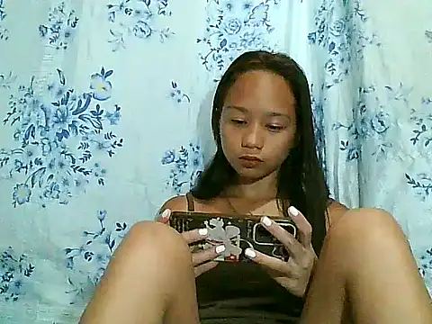 Snapshot of Asianpinay_Skinny1818 chatting on 04.08.26 Asianpinay Skinny1818 online show from 04.08.26