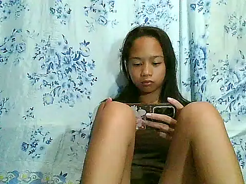 Snapshot of Asianpinay_Skinny1818 chatting on 04.12.26 Asianpinay Skinny1818 online show from 04.12.26