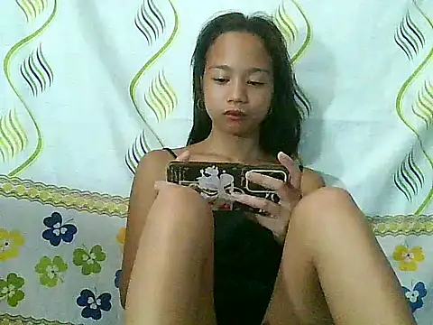 Snapshot of Asianpinay_Skinny1818 chatting on 04.14.26 Asianpinay Skinny1818 online show from 04.14.26