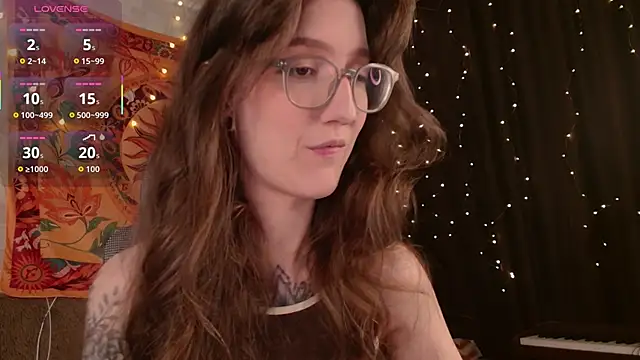 Snapshot of lolami_ chatting on 05.19.26 lolami online show from 05.19.26